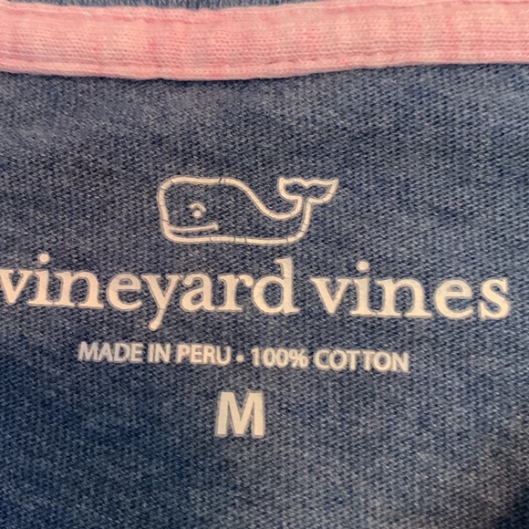 Vineyard Vines long sleeve size medium - Picture 3 of 4